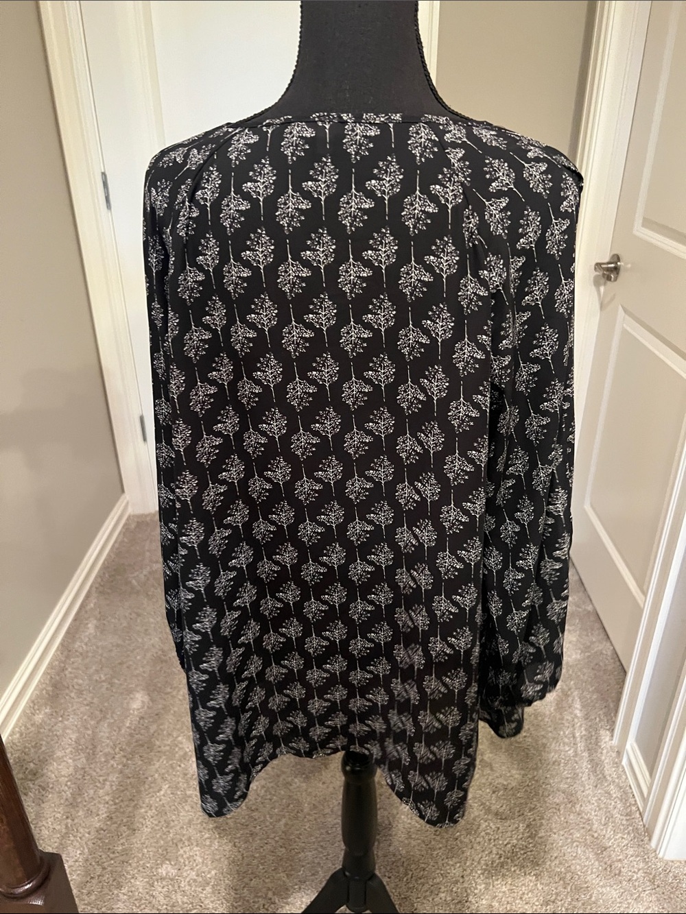 DR2 Black Tunic with White Botanical Print and Tassel Tie - Picture 11 of 13